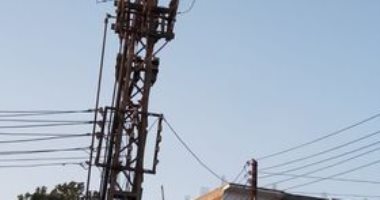مصرع شخص وإصابة آخر إثر سقوطهما من عمود ضغط عال فى قنا