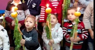 بالقلقاس والقصب واليوسفى.. أقباط الأقصر يحتفلون بعيد الغطاس.. صور