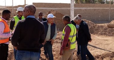 أسوان بتفرح.. مشروعات "حياة كريمة" فى كل بيت وعجلة الخير بتجرى (صور)
