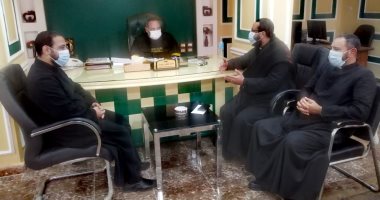 وفد من إيبارشية الأقصر يزورون رئيس المدينة لمناقشة زيارة سفير دولة الفاتيكان