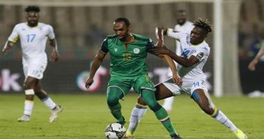 جماهير جزر القمر تحتفل مع اللاعبين بعد الفوز التاريخى على غانا فى أمم أفريقيا