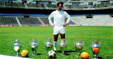 وفاة فرانسيسكو خينتو أسطورة ريال مدريد عن عمر ناهز 88 عاماً