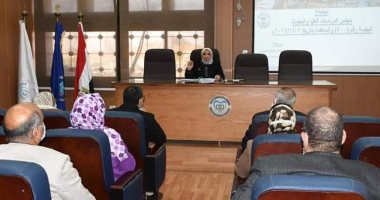 انعقاد مجلس الدراسات العليا والبحوث بجامعة قناة السويس .. صور