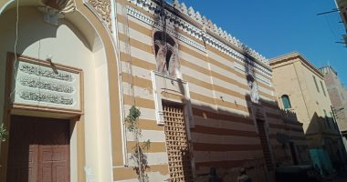 تحفة تراثية عبثت بها النيران.. شاهد مسجد الرباط بأسيوط بعد اشتعال حريق ليلا..صور