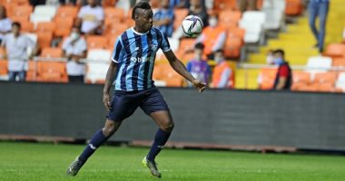رئيس اضنه سبور التركى يكشف اهتمام نيوكاسل بضم بالوتيلي ورفض عرض عربى