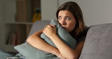 5 خطوات تساعدك فى التغلب على مخاوفك.. "خليك فضولى وحدد مصدرها"