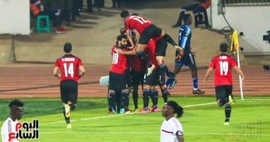 لاعبو منتخب مصر يتابعون مباريات المجموعة الخامسة بأمم أفريقيا..