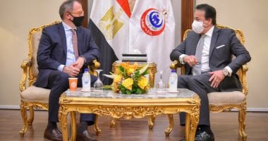 خالد عبد الغفار يبحث مع السفير البولندى تبادل الخبرات فى توطين صناعة الأدوية