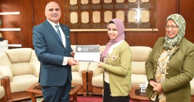 جامعة الأقصر تسلم شهادات مايكروسوفت الدولية لموظفين ضمن مبادرة وزارة الإتصالات
