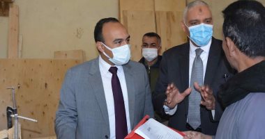 نائب محافظ المنيا يتفقد محال ومشروعات وفقت أوضاعها وحصلت على رخصة مؤقتة