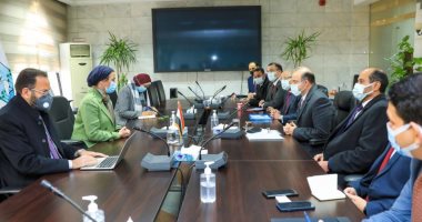  البورصة المصرية تضع حلولا مبتكرة لمواجهة التغيرات المناخ 