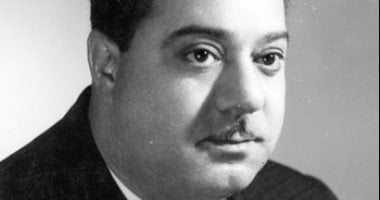سعيد الشحات يكتب: ذات يوم.. 20 يناير 1979.. تشييع جثمان الفنان صلاح منصور «عمدة السينما المصرية» الذى توفى بعد ساعة من تمثيله دور «هاملت» على سرير مرضه بالمستشفى  