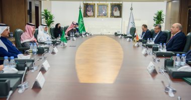 رئيس "المركزى للمحاسبات" يبحث مع رئيس الديوان العام للمحاسبة السعودى سبل التعاون