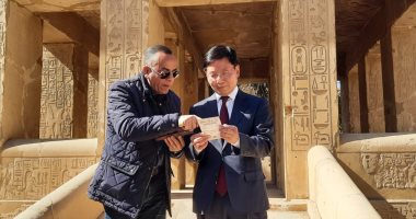 رئيس هيئة التراث الثقافى بكوريا الجنوبية يزور معبد الكرنك بالأقصر