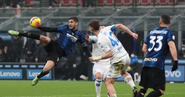 إنتر ميلان يحقق رقما استثنائيا بعد التأهل المثير لربع نهائى كأس إيطاليا.. فيديو