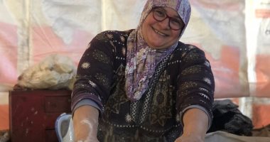 أحلى فطير فلاحى مشلتت بيتعمل على الهواء من إيد أم إسلام.. شوف الكفافى