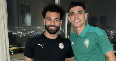 بن شرقي ينشر صورة رفقة محمد صلاح ويعلق: سعيد لرؤيتك يا أخى
