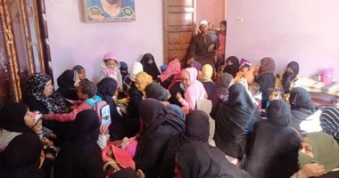 "حياة كريمة" تنمى الأسرة المصرية.. "القومى للمرأة" ينفذ دورات تدريبية لتأهيل البيوت الريفية بقرى أسوان.. مواجهة العنف وارتفاع نسب الطلاق.. مقرر المجلس: البرنامج يستهدف أكثر من 3600 قيادة دينية