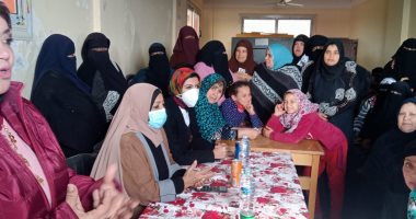"القومى للمرأة" بكفر الشيخ ينظم حملات توعية لـ 1222 سيدة بقرى حياة كريمة ..صور