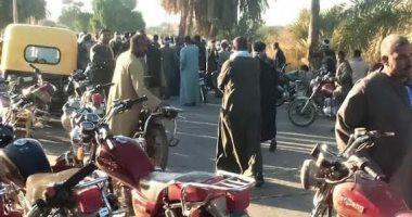 مصرع 3 أشخاص وإصابة 3 آخرين فى تصادم دراجة نارية و2 تروسيكل بمدينة إسنا