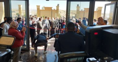 وصول وزيرة التضامن لافتتاح مستشفى علاج السرطان بالأقصر.. لايف وصور