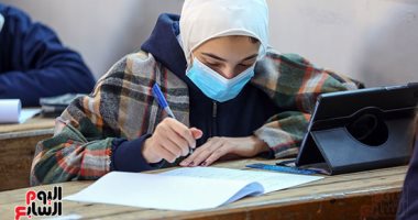 وزارة التعليم تحدد مهام المراقبين بامتحانات الثانوية العامة.. وتؤكد ضرورة التصدى للغش.. وكتابة رقم الجلوس على المقاعد وتوزيع الأسئلة وفق النماذج الأربعة.. وملاحظ لكل 10 طلاب والدخول قبل بدء الامتحان بـ10 دقائق
