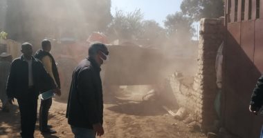 مدينة الأقصر تنفذ إزالات لحالات تعد بمساحة 1400 متر على أراضي الدولة.. صور 