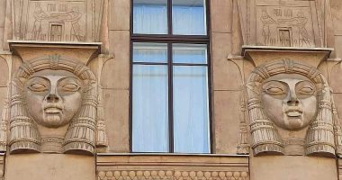 "البيت المصرى" في روسيا.. مبنى سكنى بسان بطرسبورج على الطراز الفرعونى
