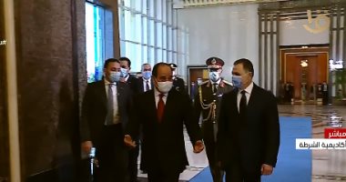 مشاهد من حفل عيد الشرطة.. بكاء الرئيس خلال الاستماع إلى أبناء الشهداء.. ضابط يتعهد: هنجيب حق زملائنا.. وأسر الأبطال: فخورون بتضحيات أبنائنا.. ودماء فلذات الأكباد أقل ما نقدمه لمصر
