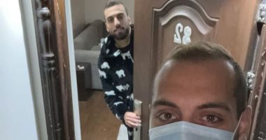 الأخوة فى زمن كورونا.. محمد بسام يدعم شقيقه مهاجم المقاولون فى العزل المنزلى