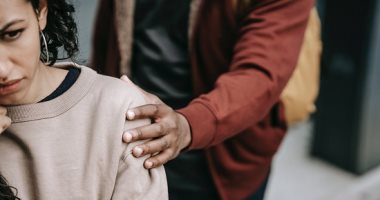 هل تتسامح المرأة أكثر من الرجل فى العلاقات العاطفية؟.. اعرف الأسباب 