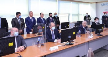 وزيرا الاتصالات والتعليم يتفقدان مصنع سامسونج لتصنيع التابلت.. المصنع باستثمارات قدرها نصف مليار جنيه.. يوفر 500 فرصة عمل وتدريب 1000 مهنى على أحدث التقنيات.. ويسهم فى نقل تكنولوجيا غير مسبوقة للدولة المصرية
