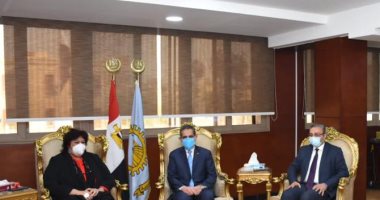 وزيرة الثقافة تلتقى محافظ الغربية لبحث تكثيف النشاط الفكرى والفنى