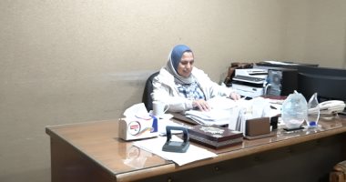 "بدوية"فى هيئة الاستعلام..أم العز": أنا محظوظة ولولا ذكاء أمى ما كنتش تعلمت