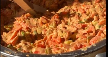 ملك المِش أبو طربوش.. أسطورة على عجلته ومشغل معاه كل قرايبه (فيديو)