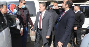 محافظ المنوفية يتفقد إنشاء كوبرى علوى على مزلقان قويسنا وموقف السيارات القديم