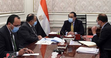 رئيس الوزراء يتابع مع وزير المالية إجراءات إصدار الصكوك السيادية