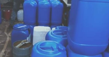 ضبط مصنع عطور دون ترخيص والتحفظ على 495 أسطوانة غاز مدعمة بالبحيرة
