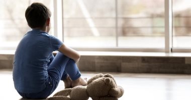 خليك هادي وبلاش سخرية..  5 نصائح للتعامل مع الطفل الانطوائي