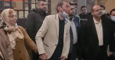 أحمد قاعود تحدى المستحيل بكاريكاتير متميز فى افتتاح معرض "قاعود حدوتة مصرية"