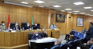 محافظ المنيا يشدد على متابعة تطبيق الإجراءات الوقائية والاحترازية