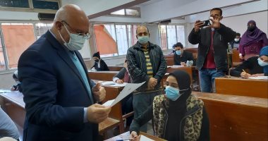 رئيس جامعة بنها يتابع الامتحانات والوحدات الإنتاجية بكليتى الزراعة والطب البيطري
