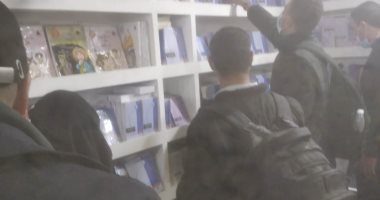 إقبال كبير على كتب التراث والتاريخ ومبادرة ثقافتك كتابك بأول أيام معرض الكتاب
