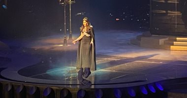 إليسا تغنى ديو "حلوة يا بلدي" مع داليدا بخاصية الهولوجرام بحفل جوائز JOY AWARDS