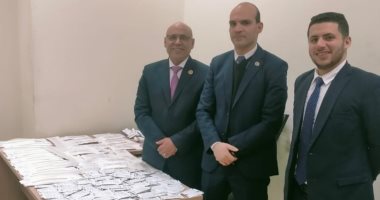ضبط محاولة تهريب مستلزمات طبية وخيوط جراحية بمطار القاهرة ..صور