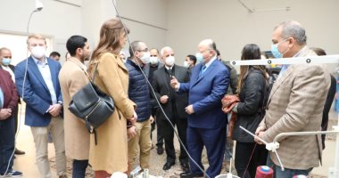محافظ القاهرة يصطحب وفد مساعدى أعضاء الكونجرس الأمريكى لمدينة الأسمرات.. صور