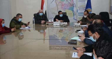 انتشار 1262 معدة بشوارع البحيرة لرفع آثار مياه الأمطار.. صور