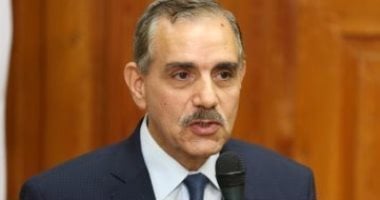 رفع كفاءة الإنارة العامة وصيانة الأعمدة بأحياء مدينة كفر الشيخ  