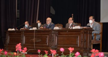 مجلس جامعة القاهرة يعلن فوز 43 عالمًا بجوائز الجامعة لعام 2021