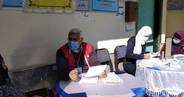 قوافل حياة كريمة توقع الكشف الطبى المجانى على 1450 مريضا بكفر الشيخ.. لايف
